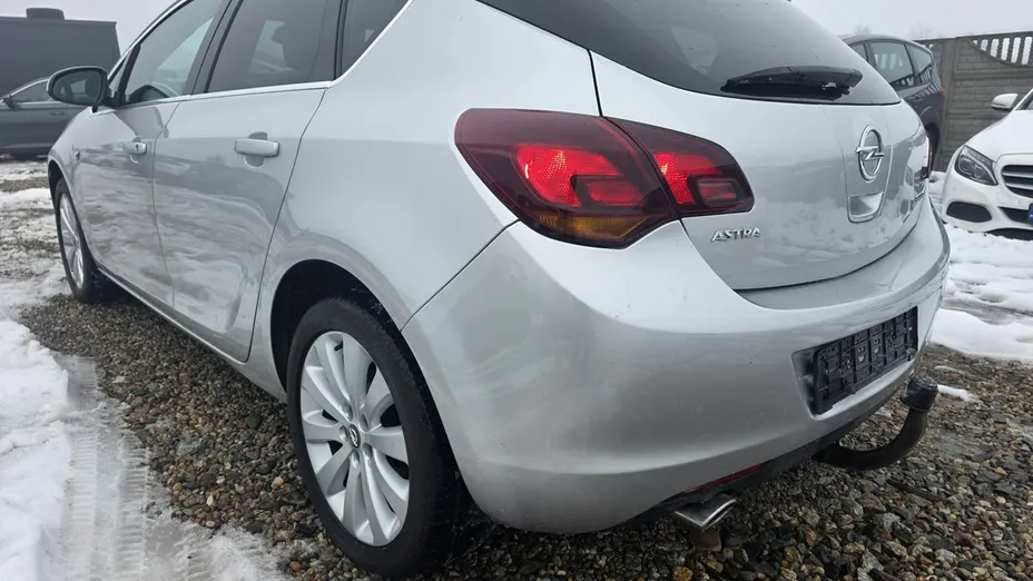 OPEL Astra -