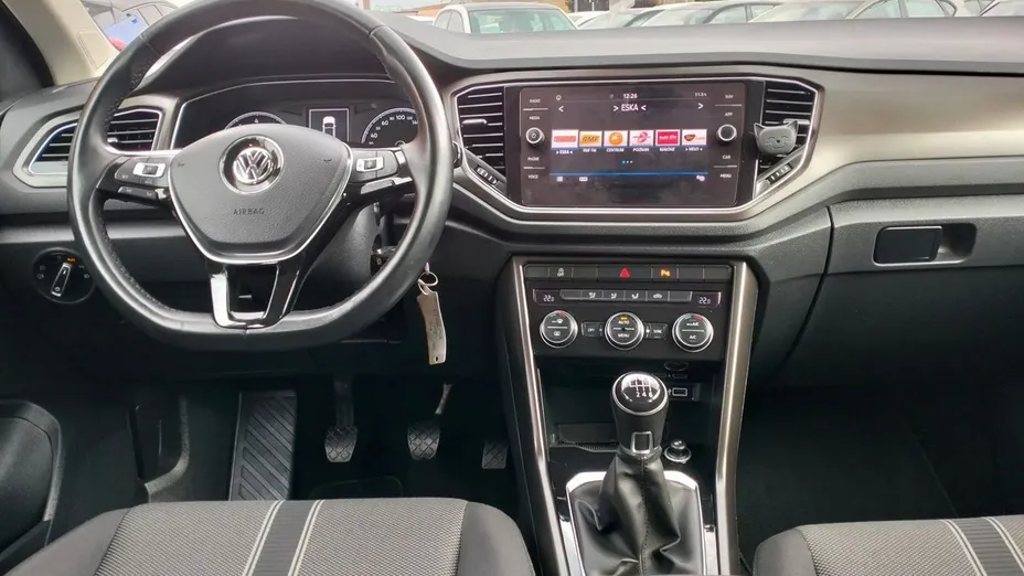 VOLKSWAGEN T-ROC -