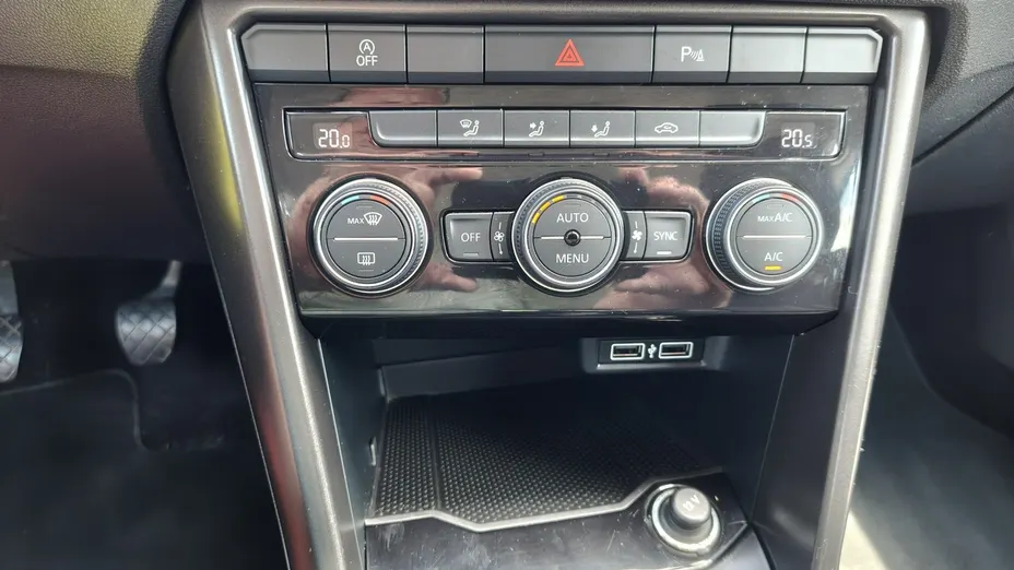 VOLKSWAGEN T-ROC -