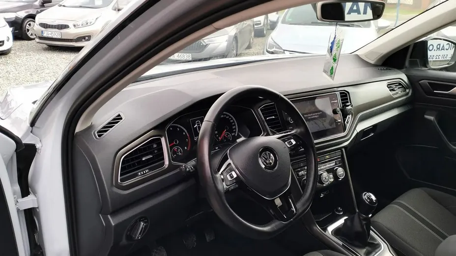 VOLKSWAGEN T-ROC -