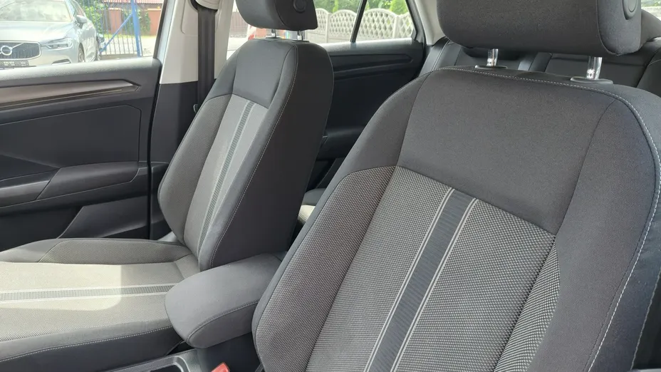 VOLKSWAGEN T-ROC -