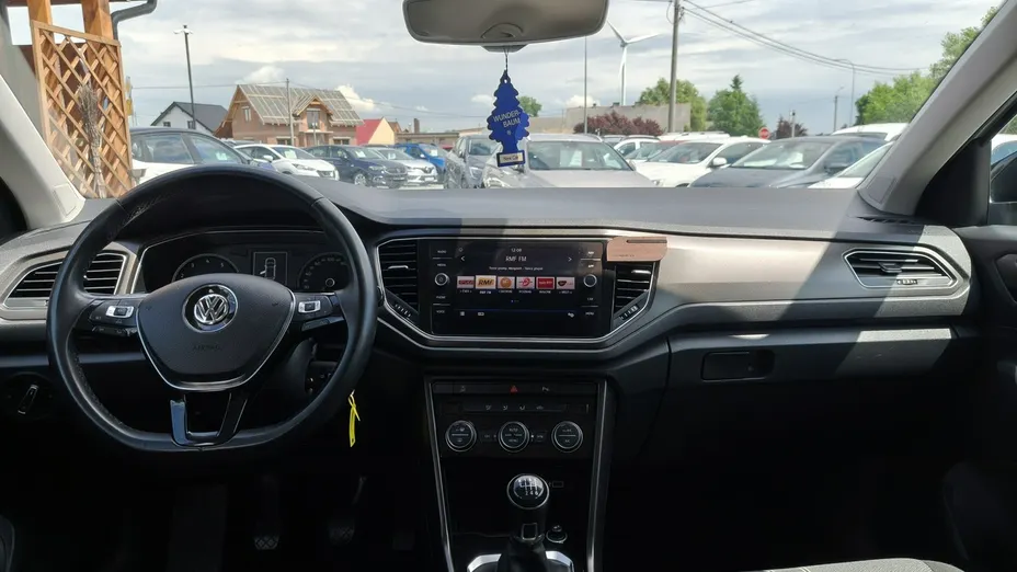VOLKSWAGEN T-ROC -