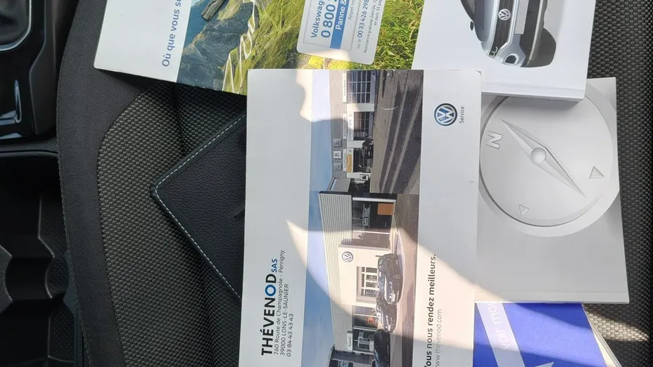 VOLKSWAGEN T-ROC -