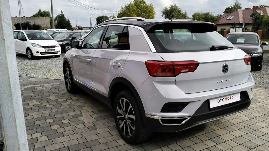 VOLKSWAGEN T-ROC -