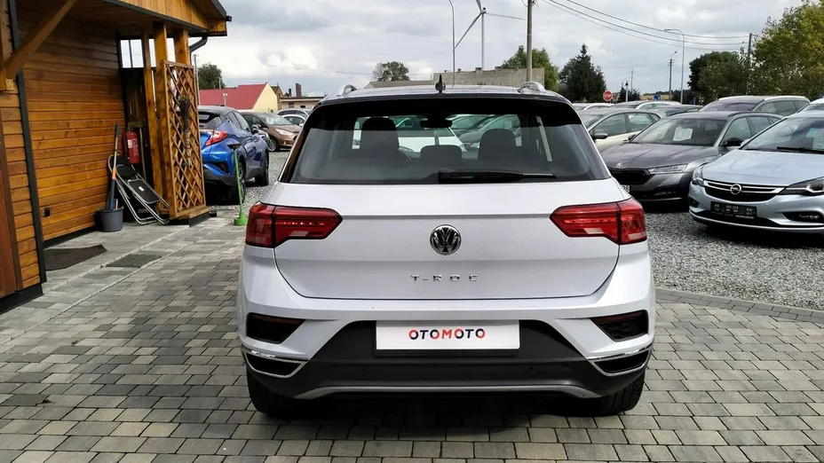 VOLKSWAGEN T-ROC -