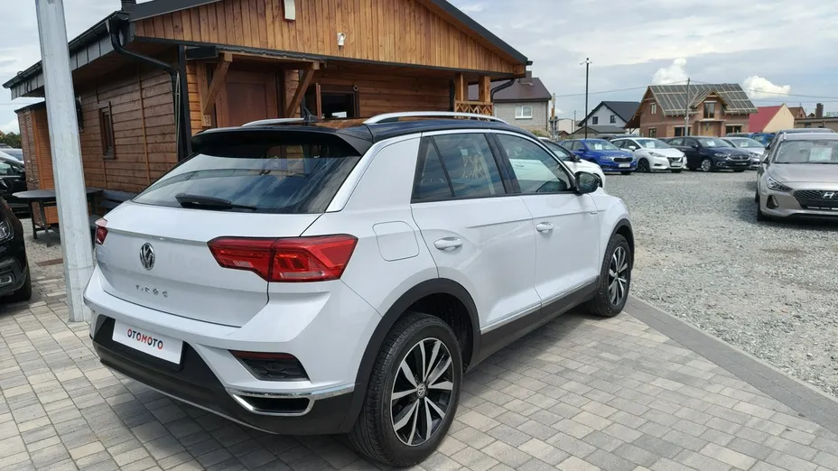 VOLKSWAGEN T-ROC -
