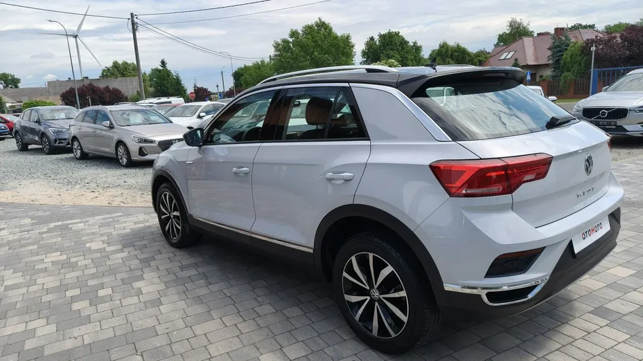 VOLKSWAGEN T-ROC -