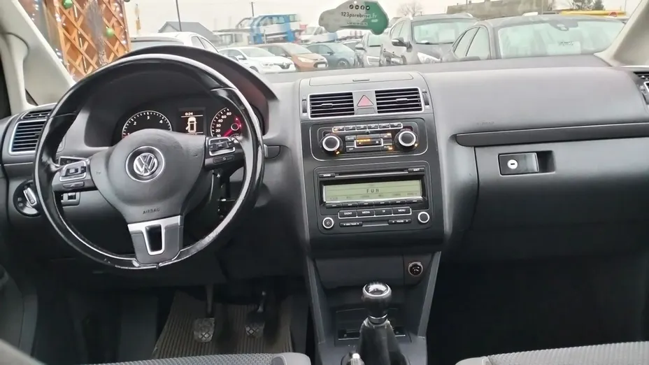 VOLKSWAGEN Touran -