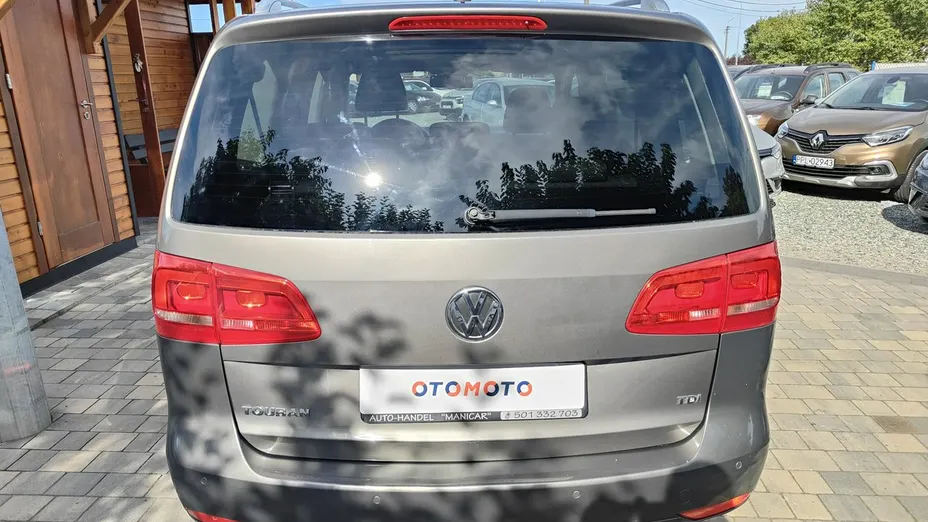 VOLKSWAGEN Touran -