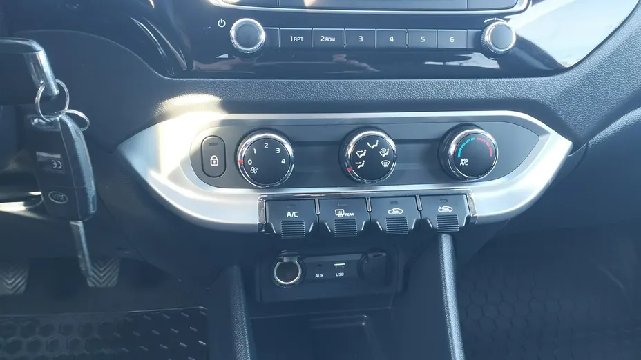 KIA Rio -