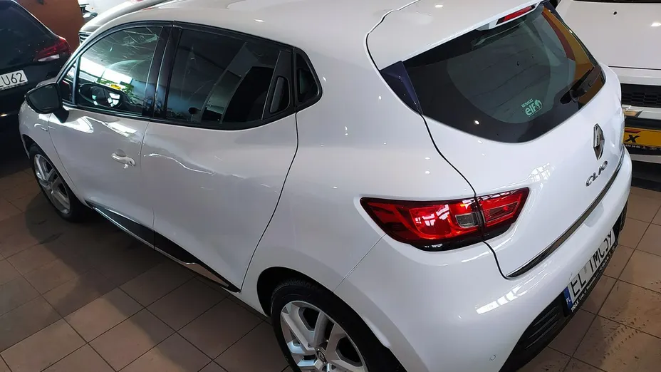 RENAULT Clio -
