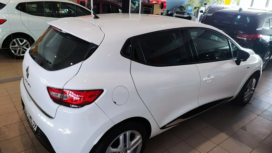 RENAULT Clio -