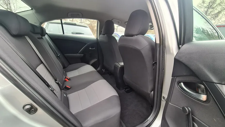 TOYOTA Avensis -