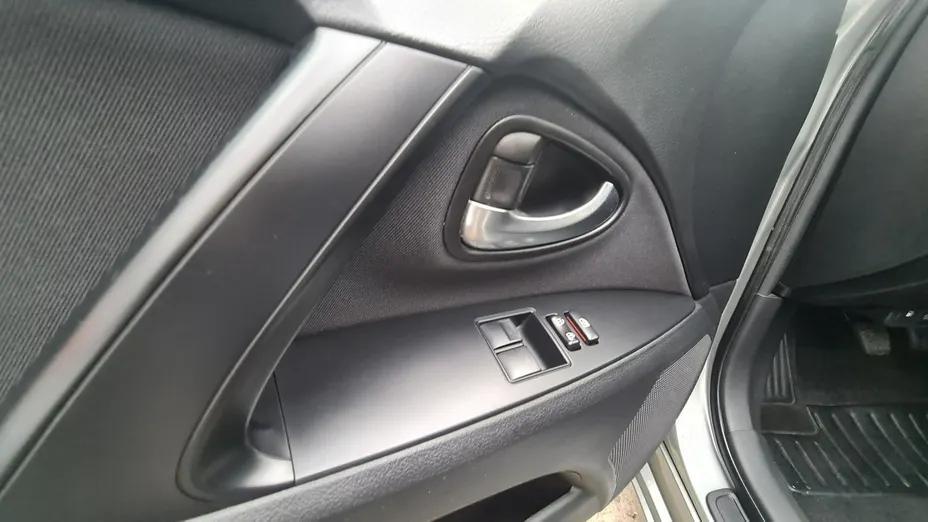 TOYOTA Avensis -
