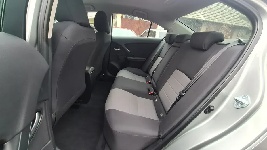 TOYOTA Avensis -