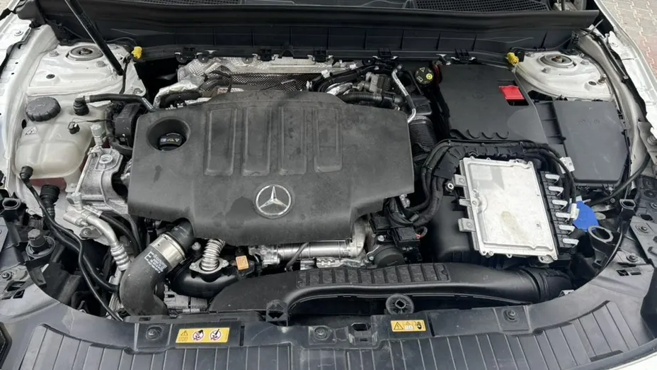MERCEDES-BENZ GLB -