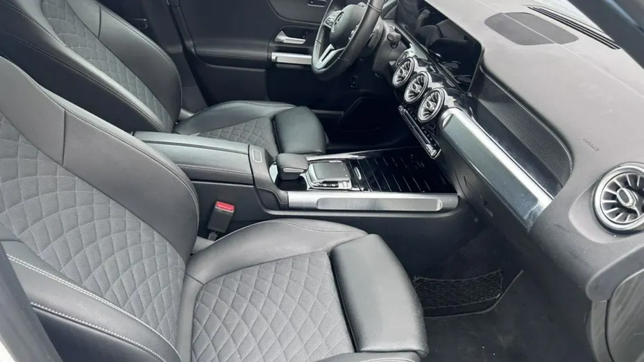 MERCEDES-BENZ GLB -