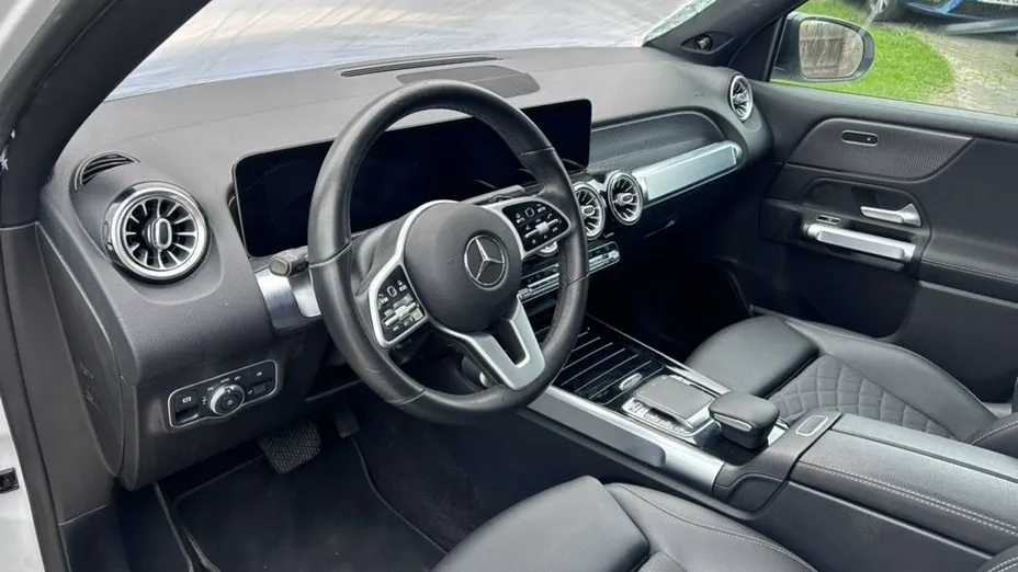 MERCEDES-BENZ GLB -