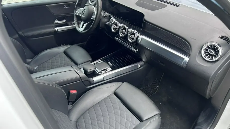 MERCEDES-BENZ GLB -