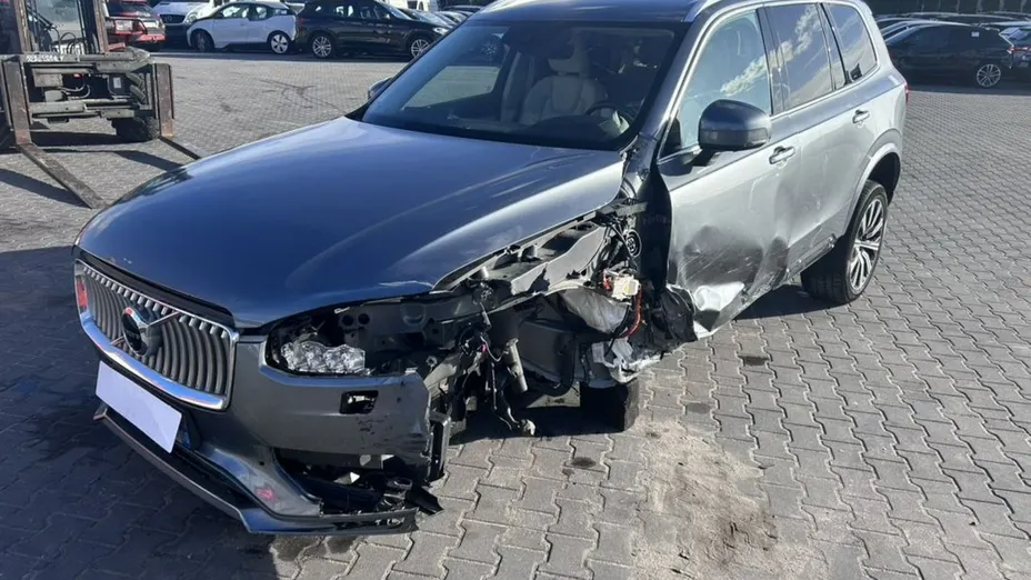 VOLVO XC90 -