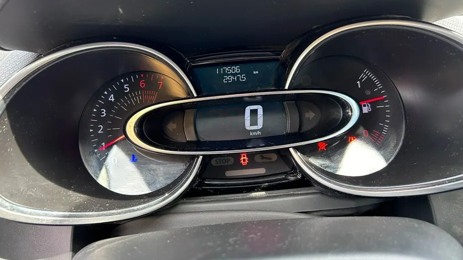 RENAULT Clio -
