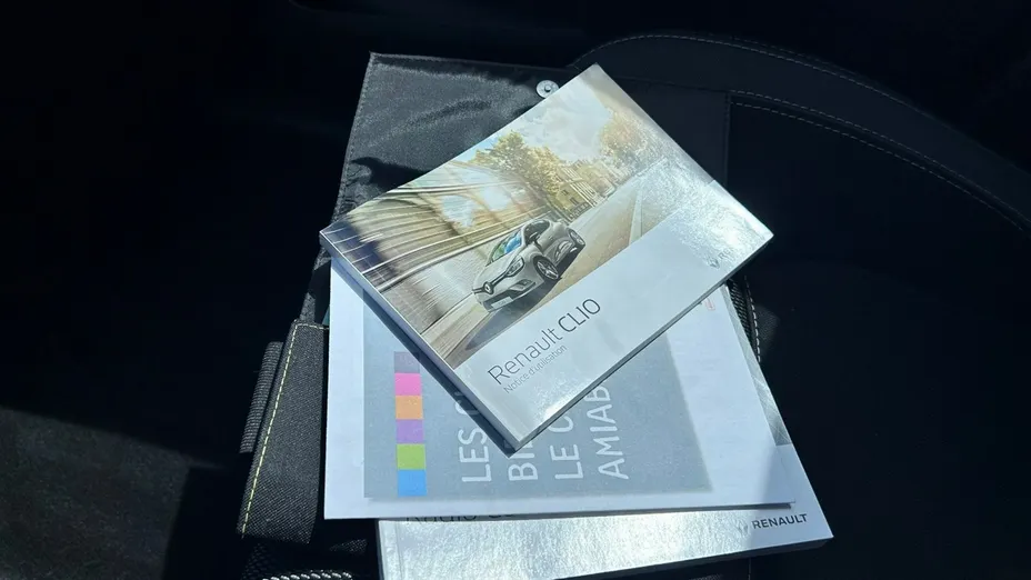 RENAULT Clio -