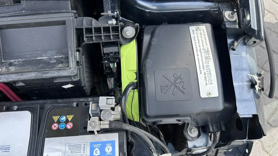 RENAULT Clio -