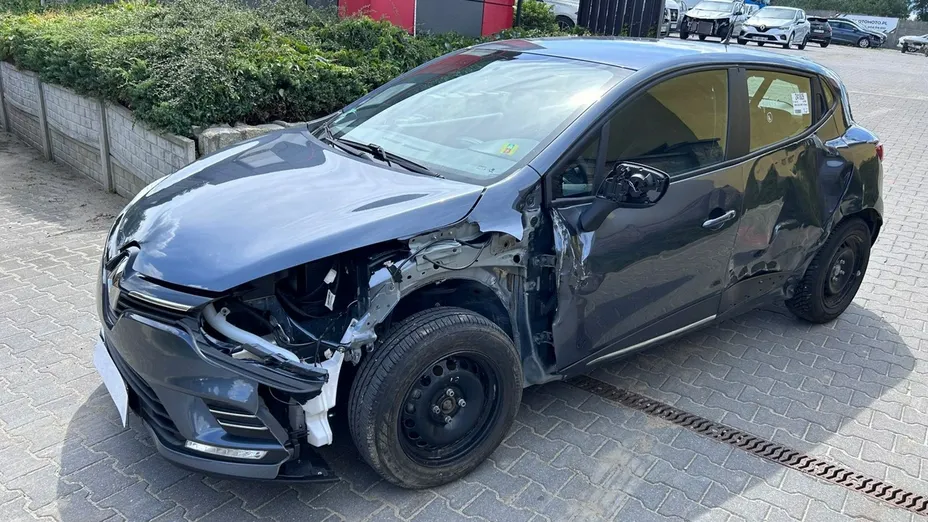 RENAULT Clio -