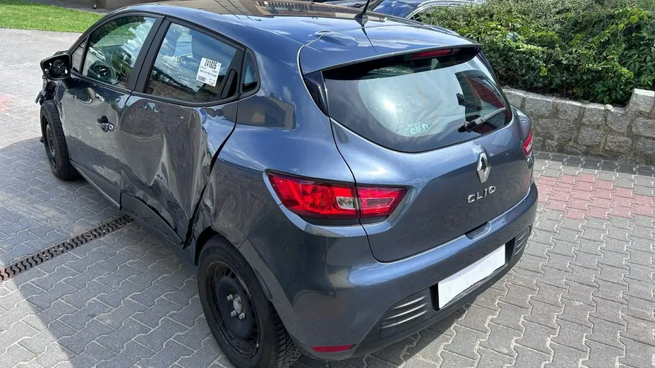 RENAULT Clio -