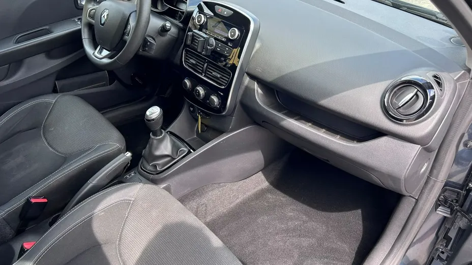 RENAULT Clio -