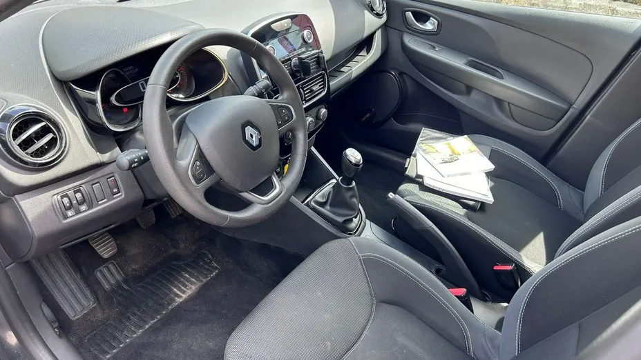 RENAULT Clio -