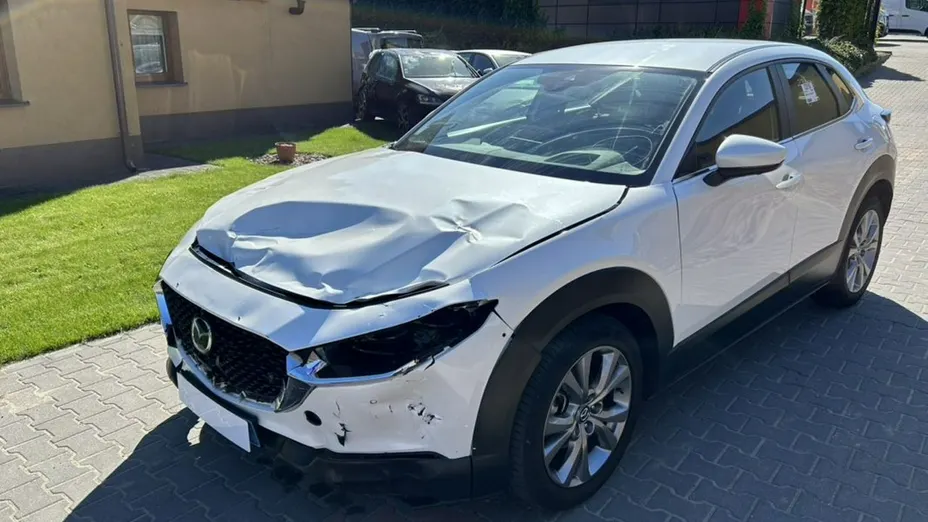 MAZDA CX-30 -