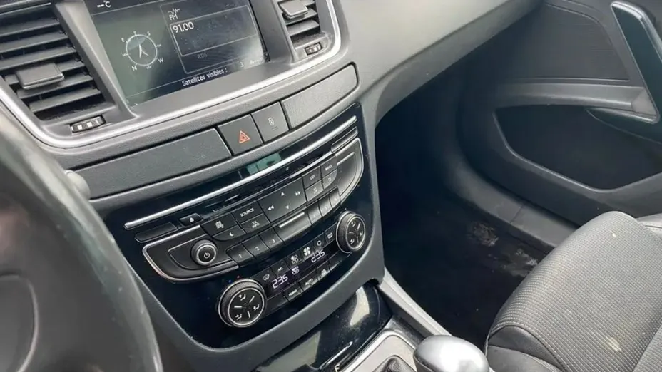 PEUGEOT 508 -