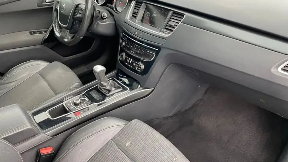 PEUGEOT 508 -