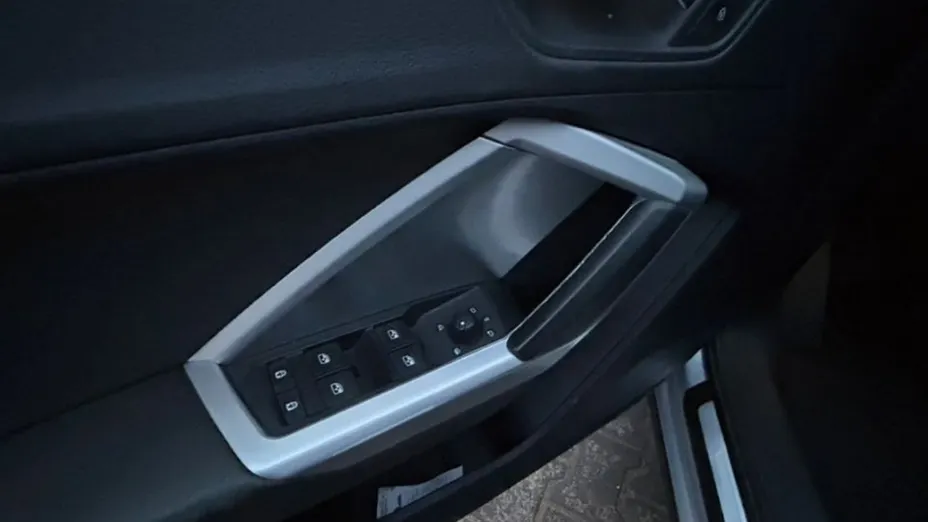 AUDI Q3 -
