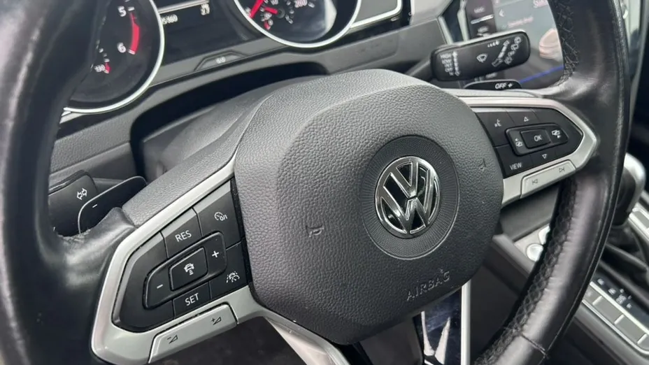 VOLKSWAGEN Passat -