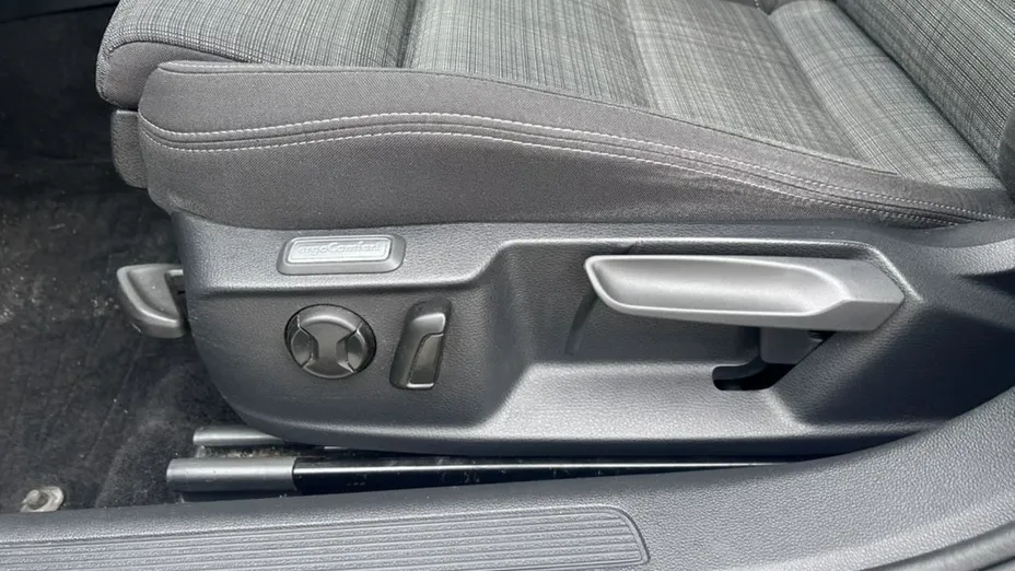 VOLKSWAGEN Passat -
