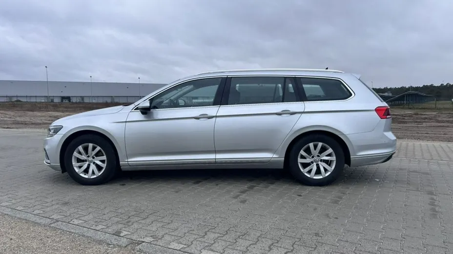 VOLKSWAGEN Passat -