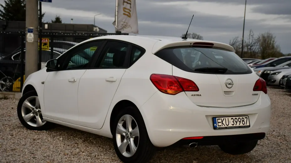 OPEL Astra -