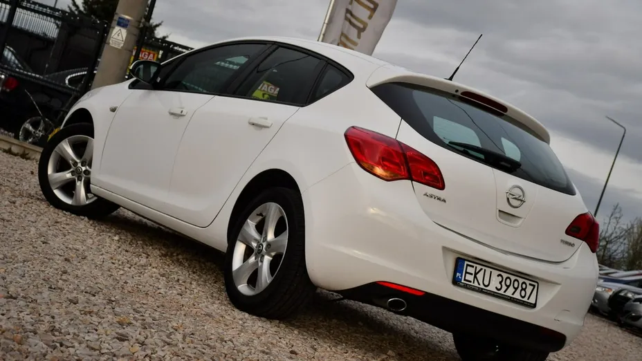 OPEL Astra -