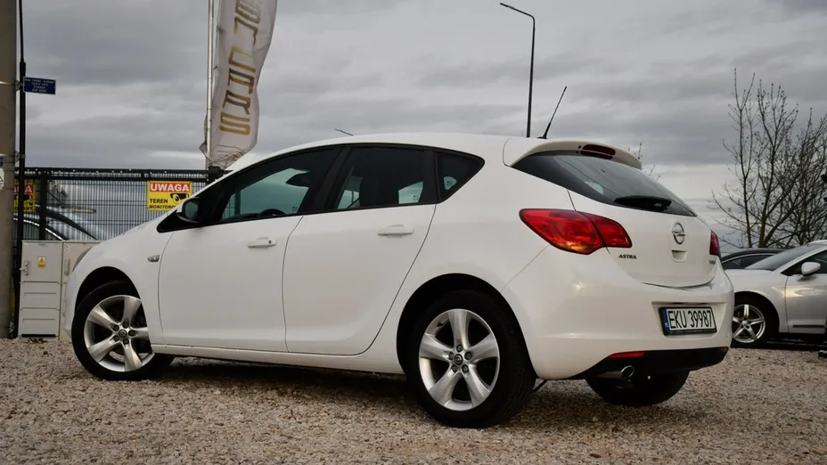 OPEL Astra -