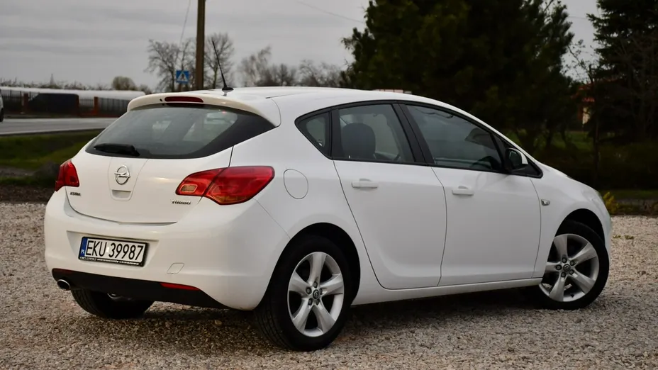 OPEL Astra -