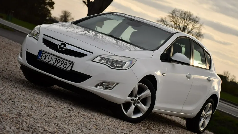 OPEL Astra -