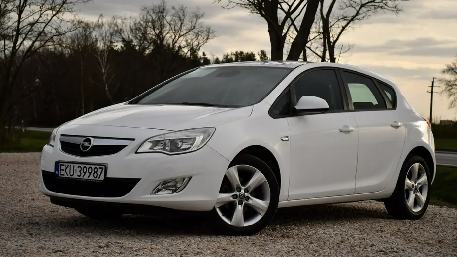 OPEL Astra -