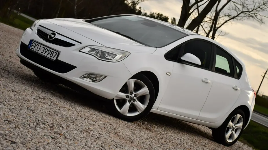 OPEL Astra -