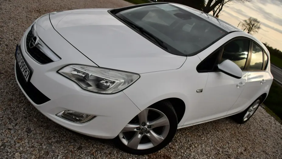OPEL Astra -