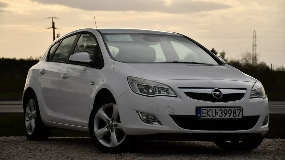 OPEL Astra -