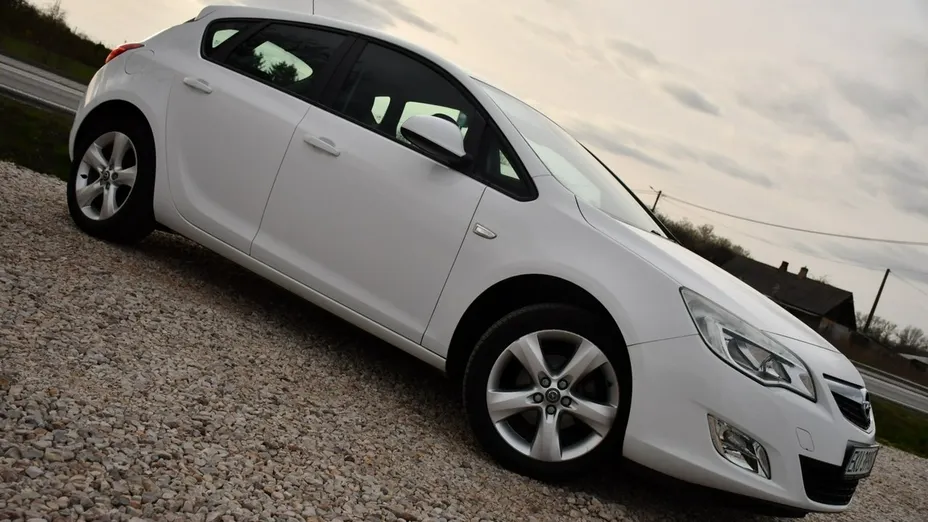 OPEL Astra -