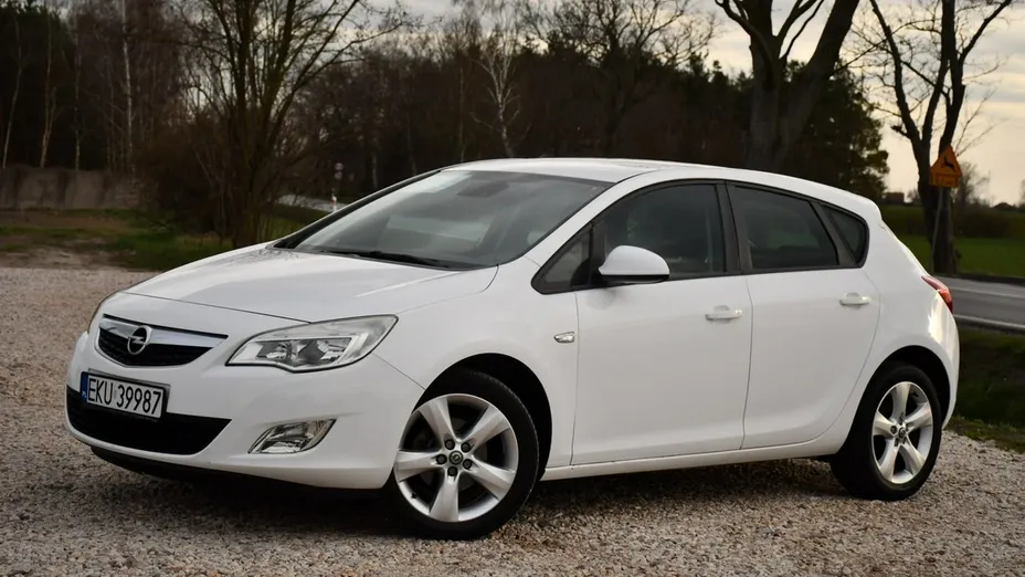 OPEL Astra -