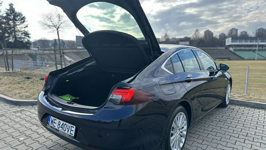 OPEL Insignia -